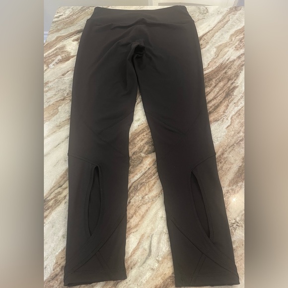 VICTORIA'S SECRET
Total Knockout Mid-Rise Leggings - Picture 3 of 8